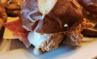 Unwine'd And Tap food