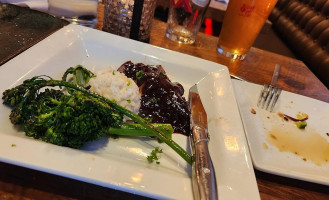 Unwine'd And Tap food