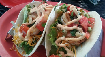 Crackers Island Grille food