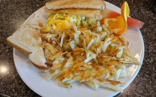 8th Street At The Ivy food