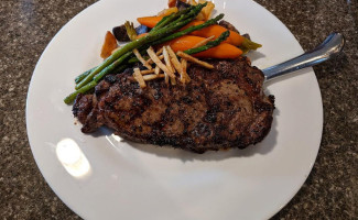 8th Street At The Ivy food