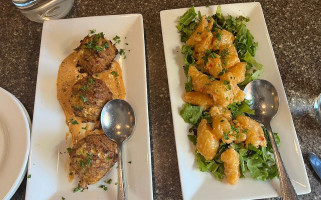 8th Street At The Ivy food