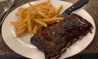 8th Street At The Ivy food