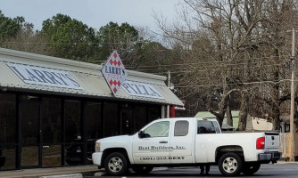 Larry's Pizza Haskell outside