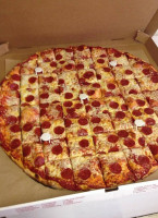 Fox's Pizza Den food