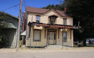 Ricky's Cafe outside