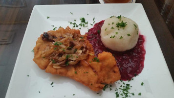 Heidi’s Schnitzel Kitchen food