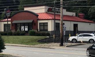 Pizza Hut outside