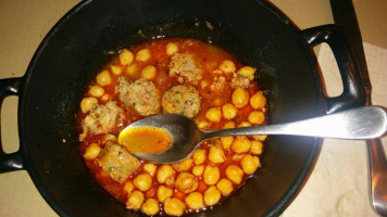 Yella Beak Saloon food