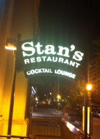 Stans Bar & Lounge outside