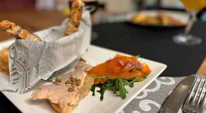 restaurant image