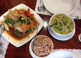 Kao Sook Thai Cuisine food