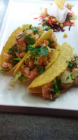 Taqueria Tsunami food