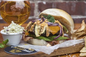 Cloverleaf Tavern food