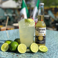 Cloverleaf Tavern drink