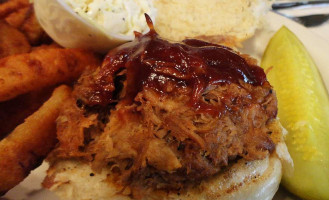 Cloverleaf Tavern food
