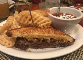 Cloverleaf Tavern food