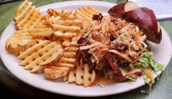 Cloverleaf Tavern food
