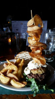 Cloverleaf Tavern food