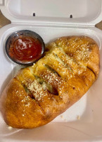 Bozzelli's food