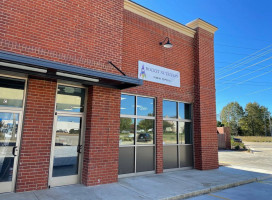 Rocket Nutrition outside