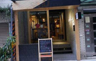 Piccola Trattoria outside