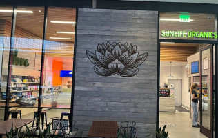 Sunlife Organics outside