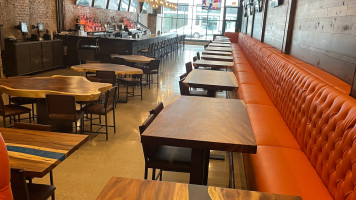 Williams Inn Pizza Sports inside