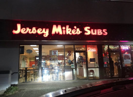 Jersey Mike's Subs outside