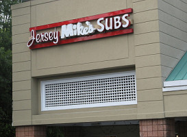Jersey Mike's Subs outside
