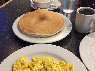 Mr. Mamas Breakfast and Lunch