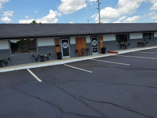 Cafe At The Crossing