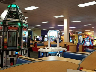 Chuck E. Cheese