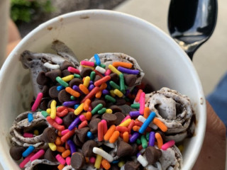 Sweet Moos Ice-cream And Frozen Yogurt.