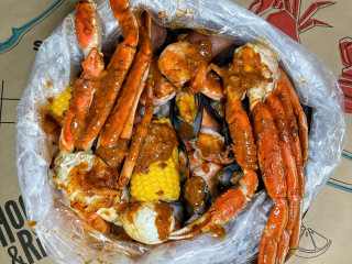 Hook Reel Cajun Seafood