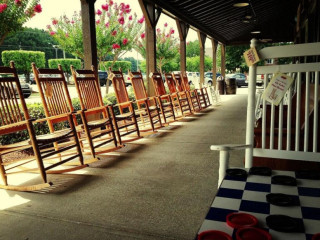 Cracker Barrel Old Country Store