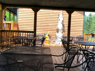 The Patio Grill At Linville Land Harbor