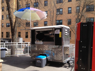 Shaker's Grill Food Cart