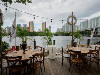 Lique Miami Waterfront And Lounge