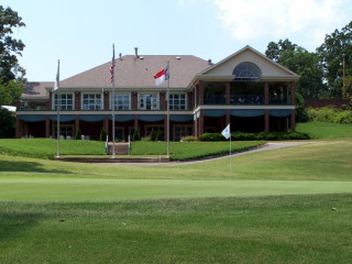 Lake Hickory Country Club Springs Clubhouse