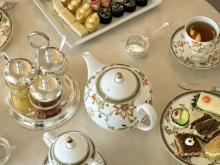 Afternoon Tea – The Phoenician