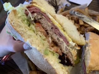 Primanti Bros. Restaurant And Bar Center Township