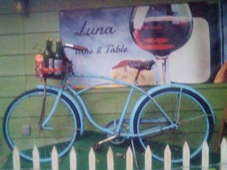 Luna Wine Table