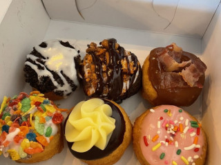 Mimi’s Mini Donuts
