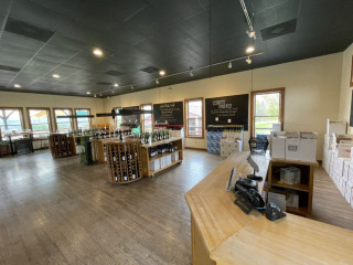 Red Newt Cellars Winery Bistro
