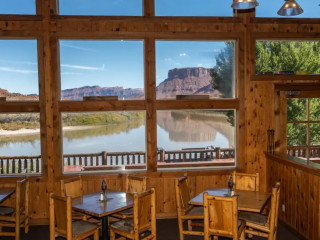 The Cowboy Grill At Red Cliffs Lodge