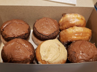 Holt's Donuts