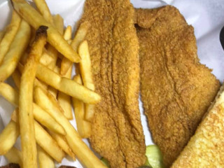 Rodeo Catfish And Wings