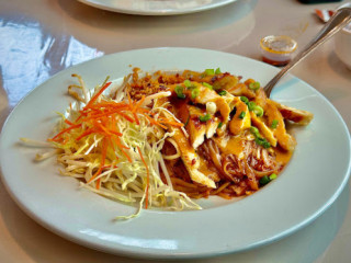 Mae Ploy Thai Cuisine