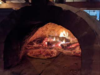 Fire On The Mountain Pizza